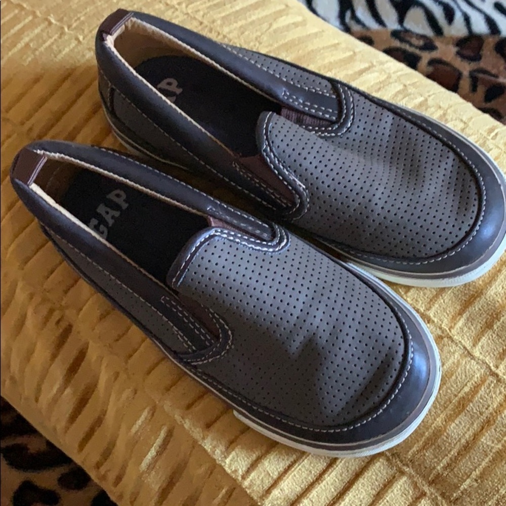 Gap Unisex shoes kids size